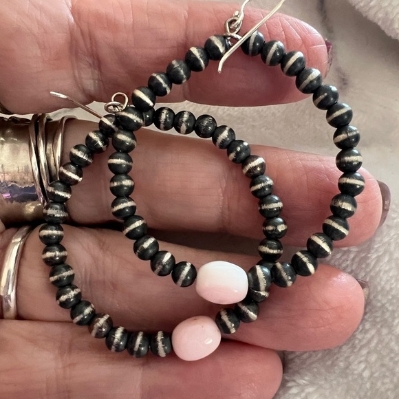 ❤️ 3mm Desert Pearl & Queen Pink Conch Southwestern Dangle Hoop Earrings 9.4gms - Picture 10 of 12